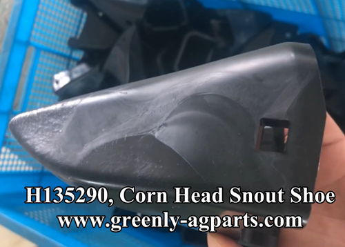 John Deere Plastic Center Snout Point H135290 GH135290 